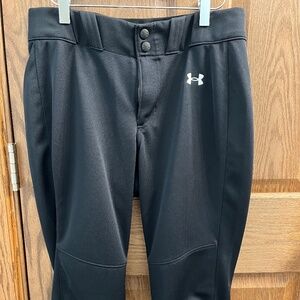 Women’s Under Armour softball pants size medium